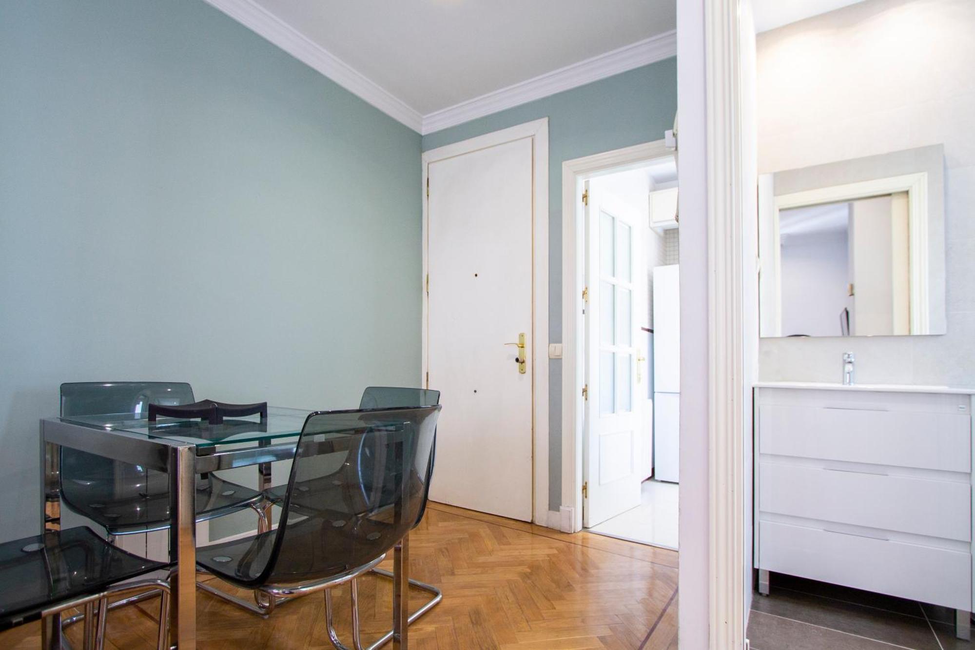 Apartamentos Dali Madrid Dış mekan fotoğraf